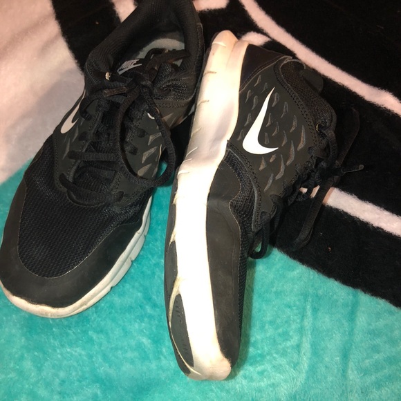 Nike gym shoes - Picture 4 of 4